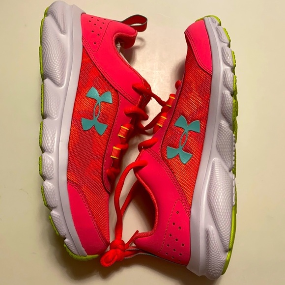 Under Armour Other - NWOB Under Armour GS Assert 8 size: 5Y